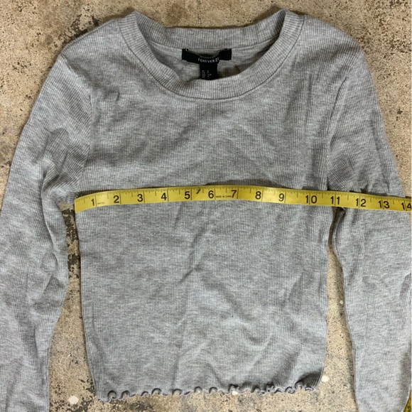 Forever 21 Cropped Long Sleeve Lettuce Trim Gray Women's S - OBO - Picture 3 of 6